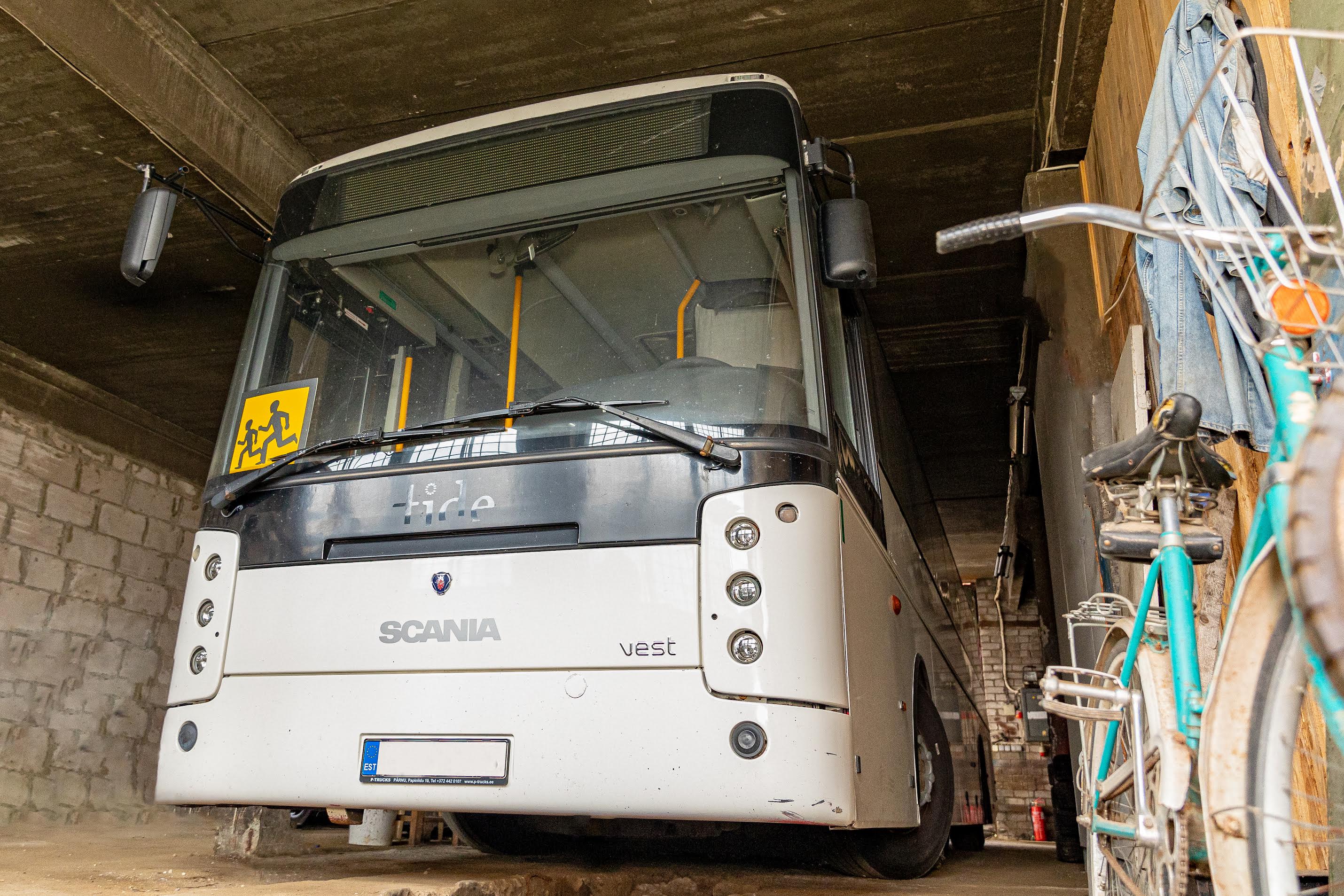 Korduvalt oksjonil olnud Rõuge koolibuss jõudis Ukrainasse